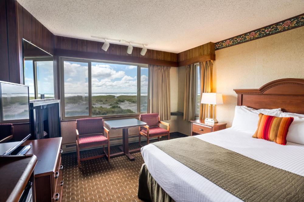 Single Queen Ocean View interior