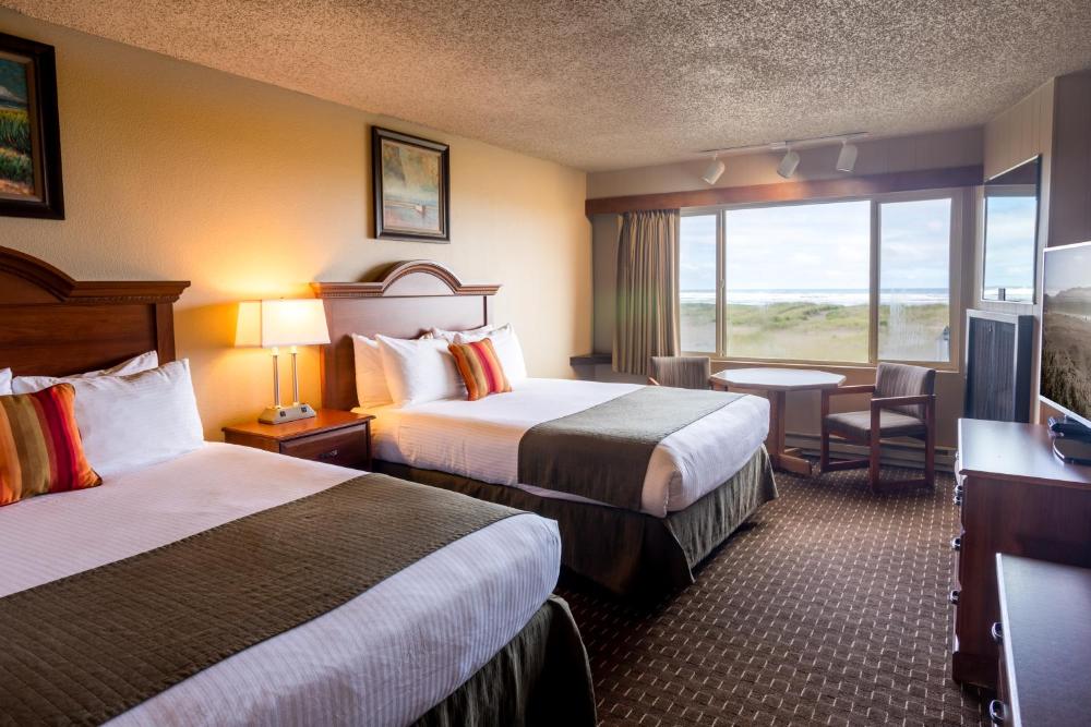 Superior Triple Room with Sea View interior